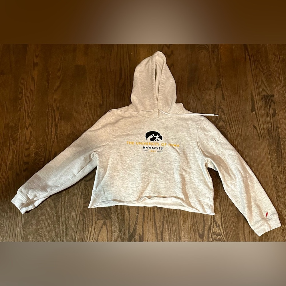 Women’s University Of Iowa Cropped Fleece Hoodie. Size Lz